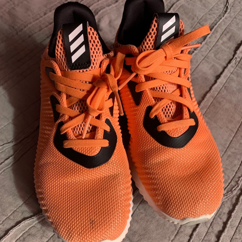 Adidis women’s running shoes